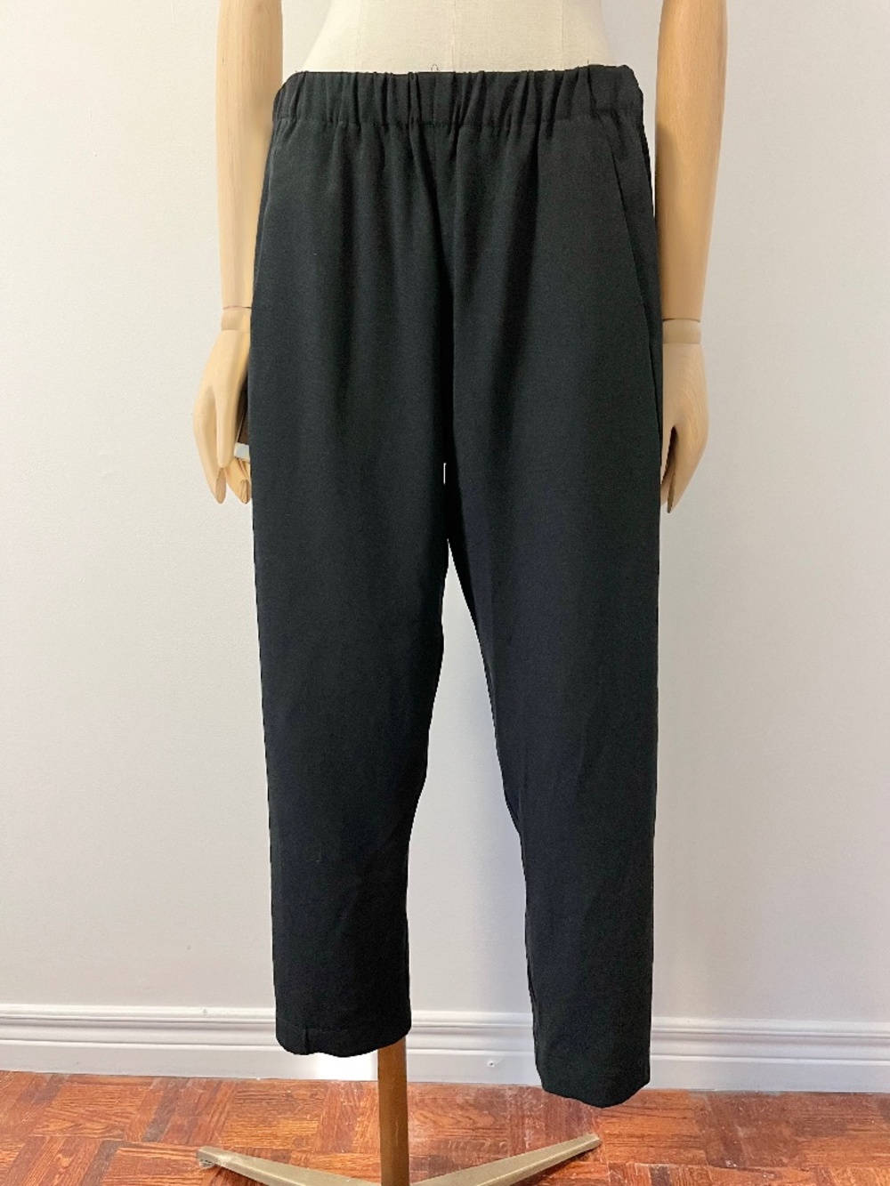 Cropped jogger style pant